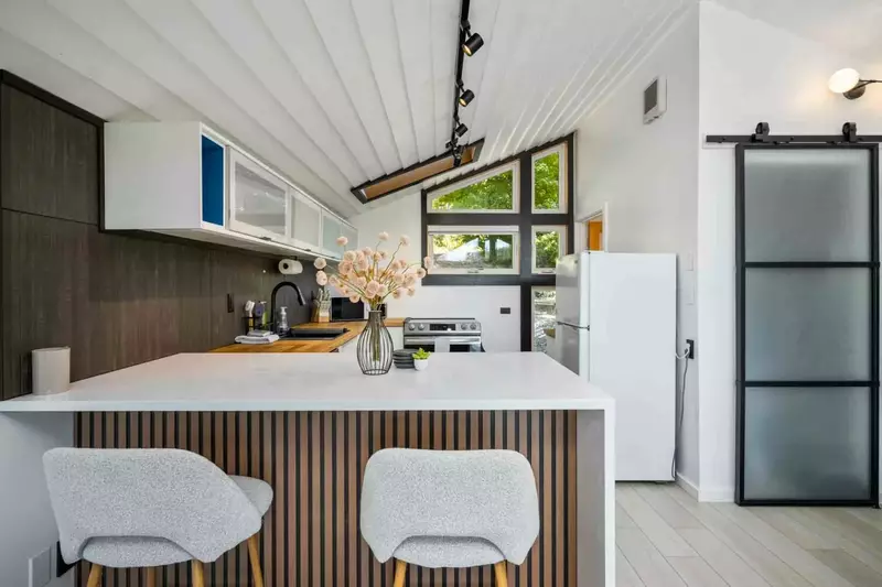 "Stunning location and beautiful design." - Danielle