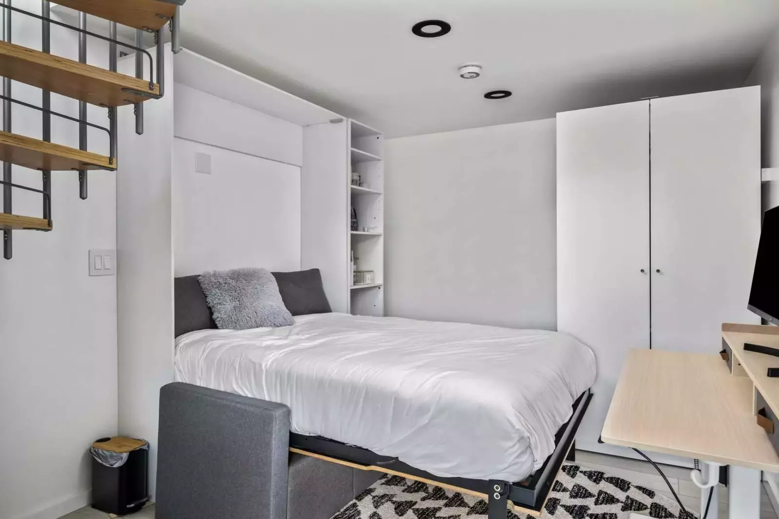 Sleep in and treat yourself to a chill day. You deserve it, you're on vacation!