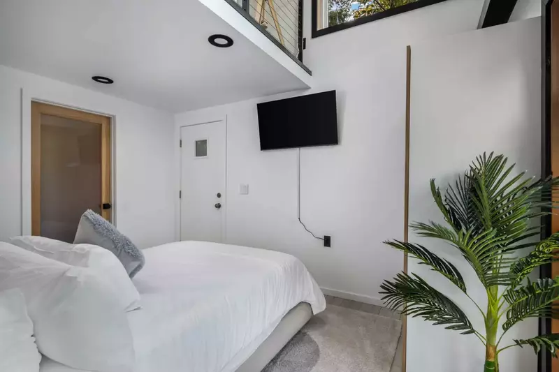 "Such a great place to unwind and reconnect with yourself. My wife and I really enjoyed all the amenities this house has to offer." - Chad