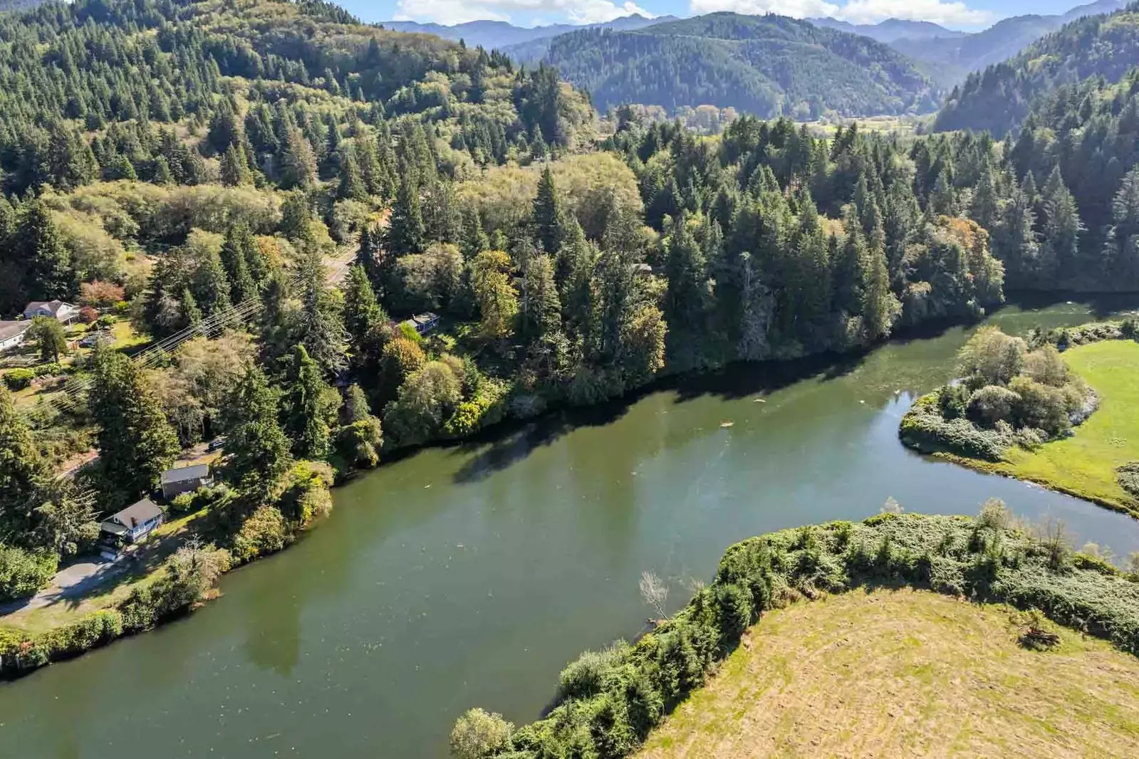 The Nehalem River is a nature lovers dream!