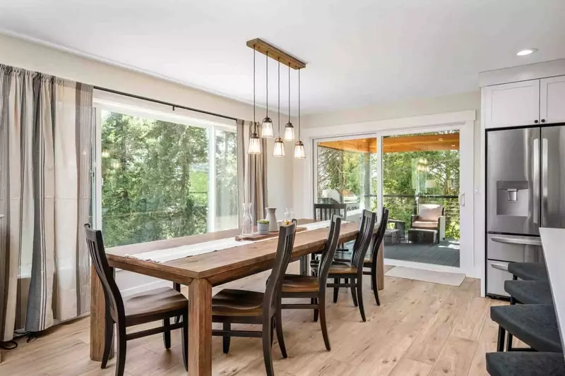 Share meals together at the harvest table