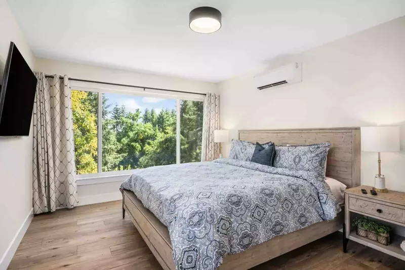 Wake up to picturesque vineyard views