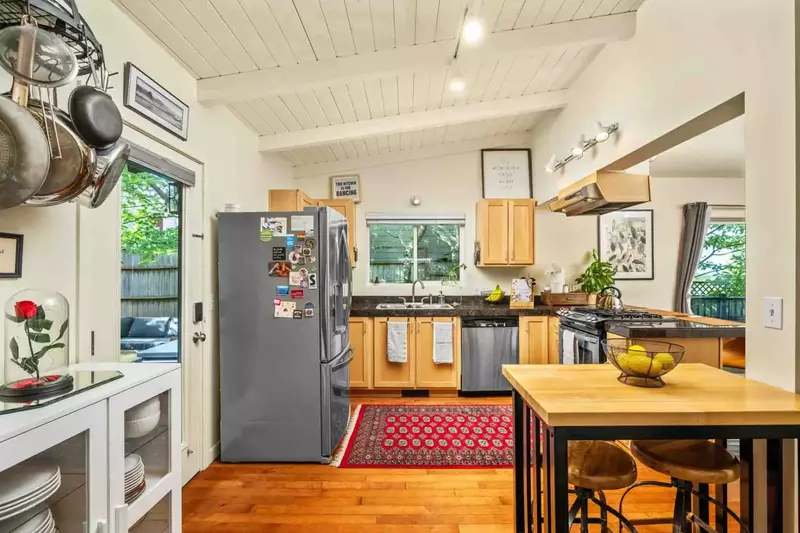 "Very nicely decorated. Very spacious with room for 4 adults and 3 kids." - Mike