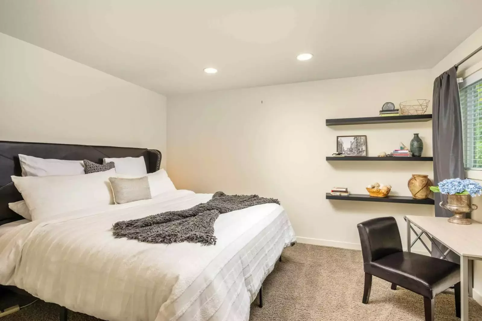 "Great place to stay, comfortable with all the essentials, easy access to Portland fun" - Adria