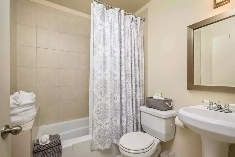 "Really enjoyed the stay! The house was beautiful, the bedroom to bathroom ratio was great too!" - Ashley