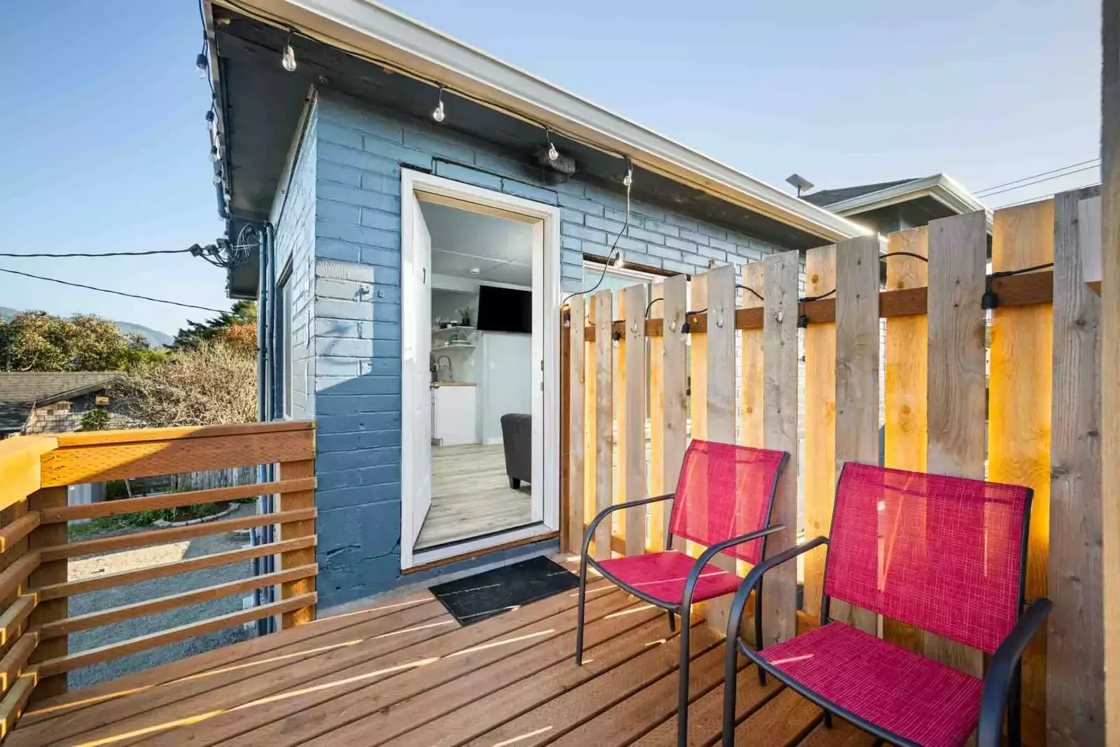 "We had a lovely time! Would highly reccomend if your looking for a great place to stay on the coast!" - Lori