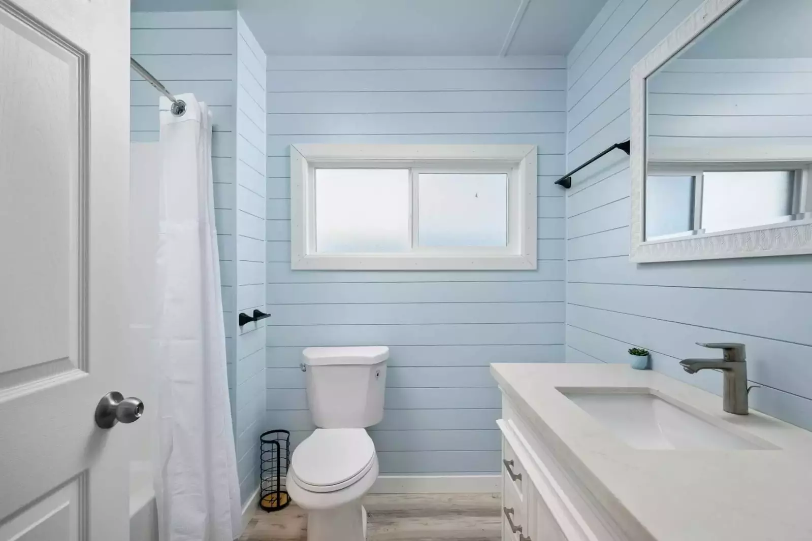 "The bathroom was sparkling clean and spacious. AC unit delivered cool air and heat at night." - Scott