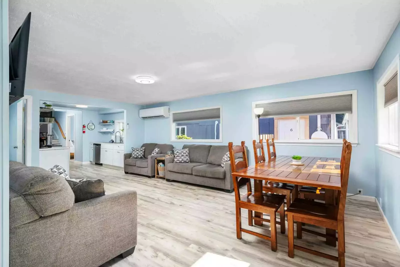 Welcome to the Cottages at Rockaway Beach Suite #5. We hope we get to host you at this Rockaway Beach rental. Please reach out with any questions.