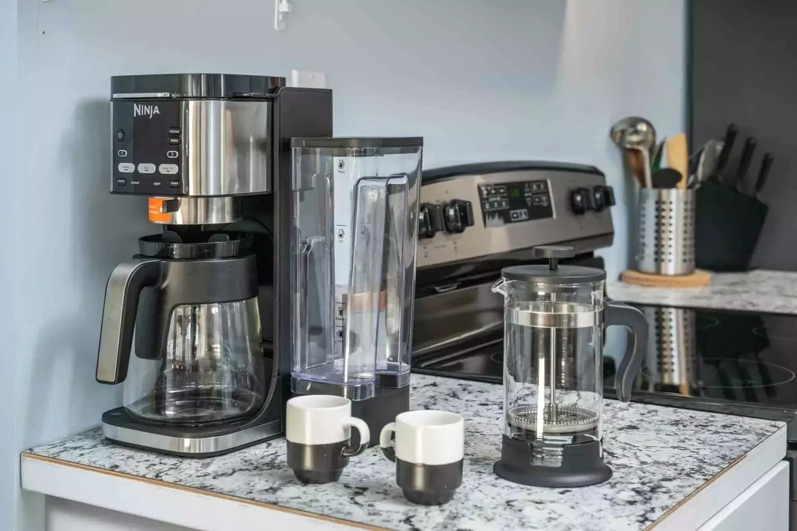 Coffee lovers are in luck as this rental provides coffee. There are also restaurants and cafes a short walk away in downtown.