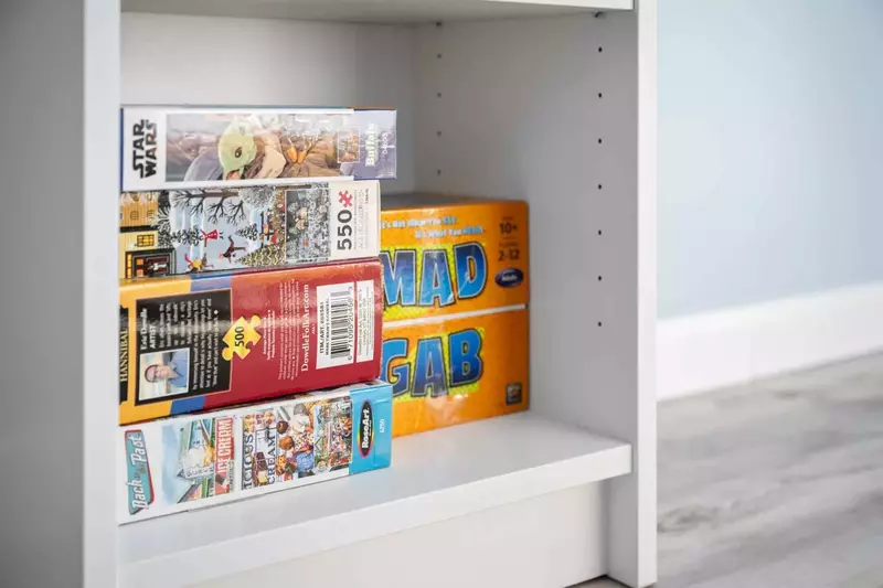 After a day exploring the Oregon Coast enjoy an evening of games and puzzles.