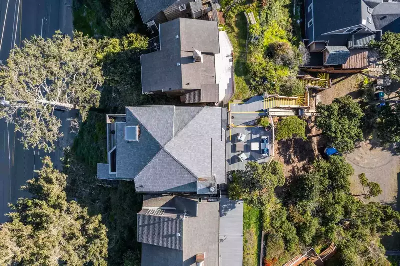 Lincoln City is south of Cannon Beach & Seaside and north of Newport. Use this rental as a base camp to explore the Oregon Coast.