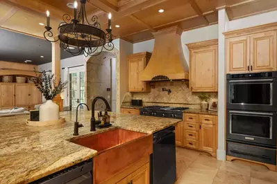 Cook delicious meals for breakfast, lunch, and dinner in this spacious fully equipped kitchen.