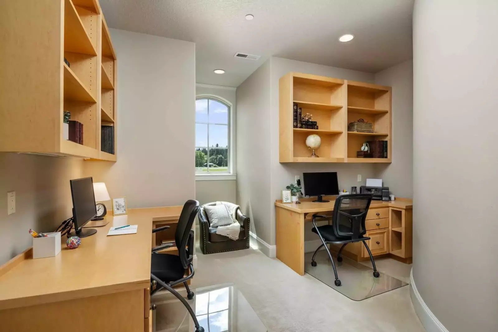 The office room is a perfect place to work from home while away from home.