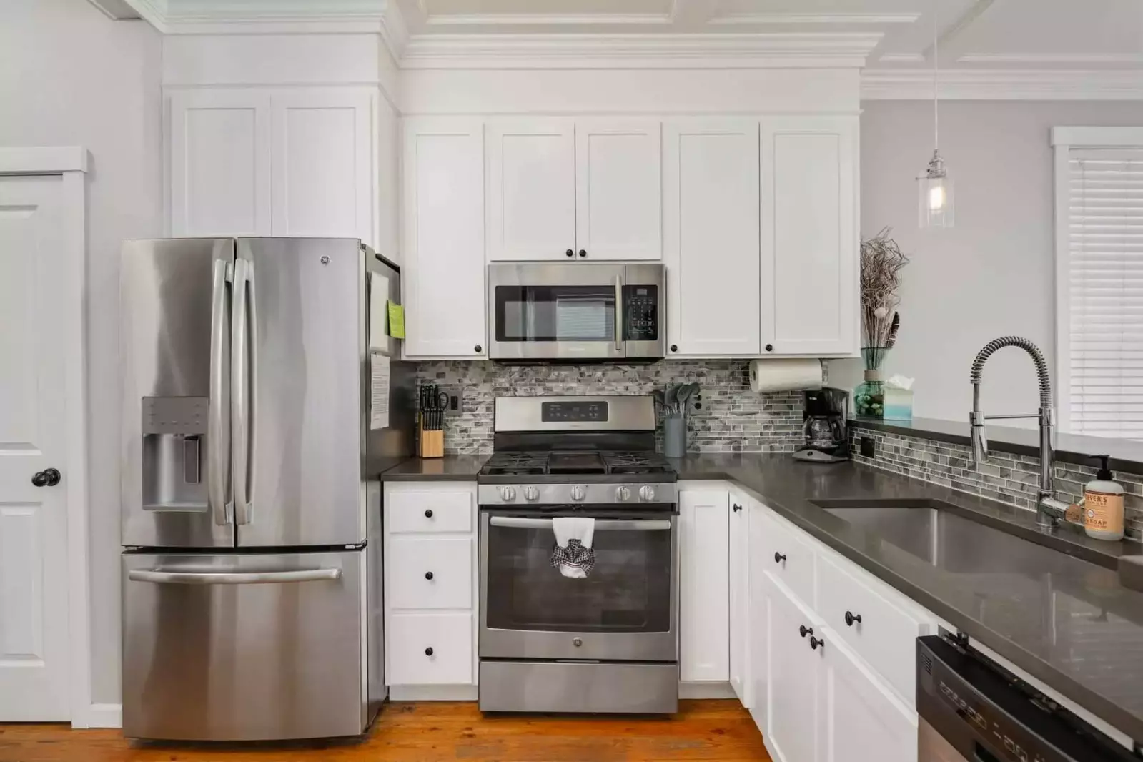 Depoe Bay is located in an area rich with seafood. You can spend a morning fishing, clamming, and crabbing. Then spend the night having a feast!