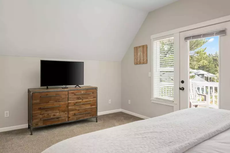 Depoe Bay is a short drive south of Lincoln City, Cannon Beach, and Seaside. Use this rental as a base camp for an Oregon Coast adventure!