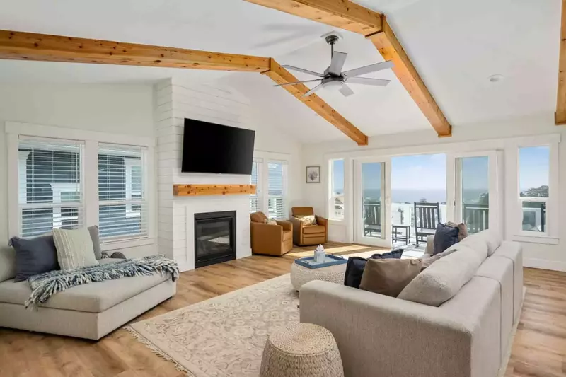 Welcome to Casa de la Madre. We hope we get to host you at this Lincoln City rental. Please reach out with any questions.