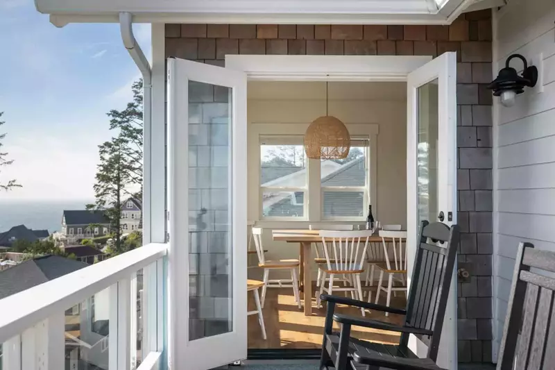 "Very responsive communication and an absolutely beautiful house" - Nikki