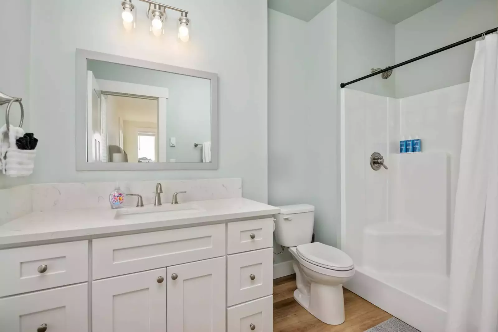 "Had plenty of room for our family gathering of 8. Will definitely be coming back!" -  Angel