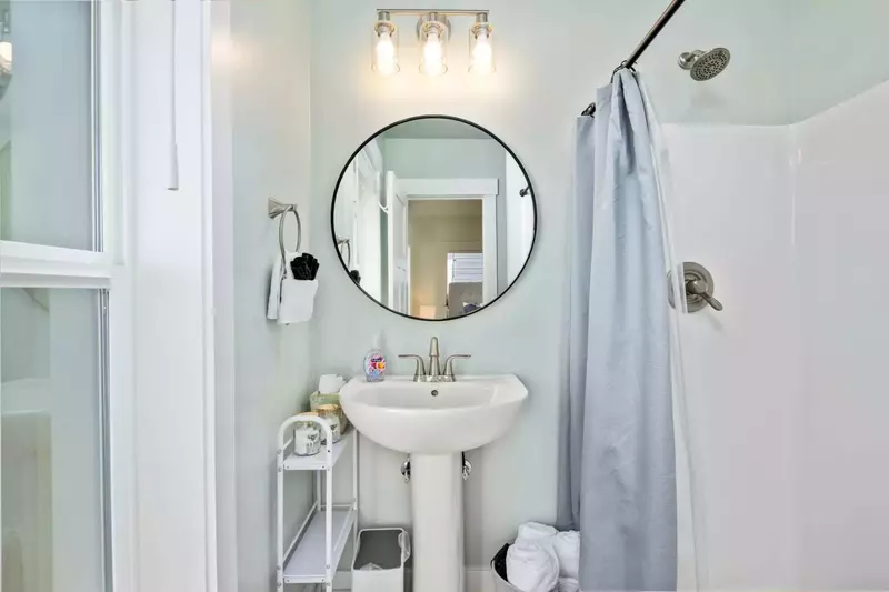 With 4.5 bathrooms everyone staying here has ample privacy.