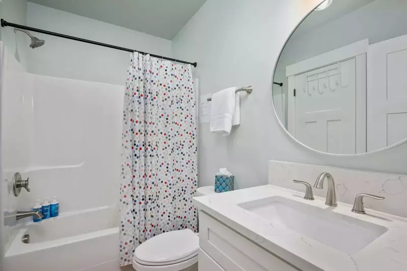 "Kitchen and upstairs living space was breathtaking! We will definitely stay here again!" - Margeaux