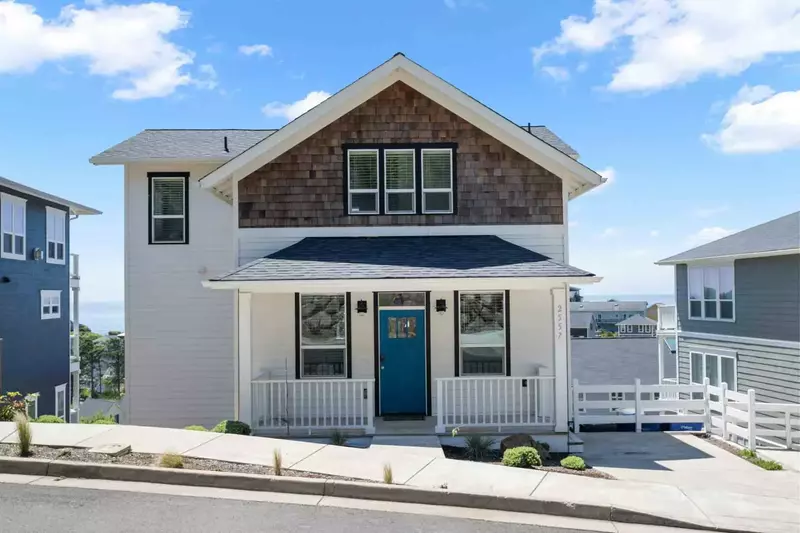 This rental is located in the calm neighborhood of Olivia Beach, which is close to both the beach and downtown.