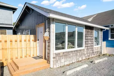 Cottages at Rockaway Beach Suite #6