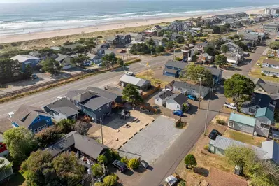 The Cottages at Rockaway Beach are near a bunch of the towns fun shops, sights, and restaurants. Feel free to reach out for suggestions.