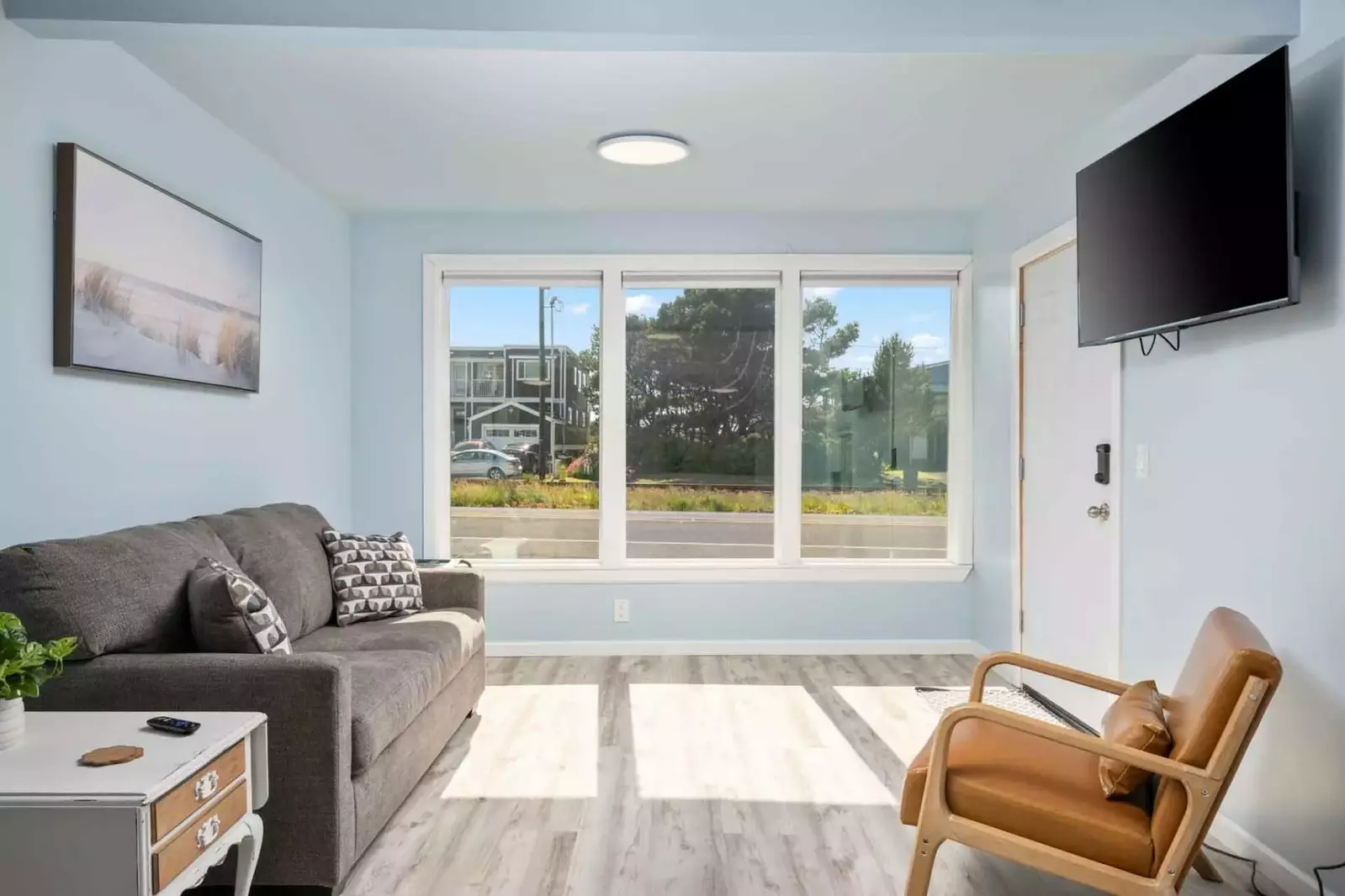 "The place was really nice and bigger than it looked in the photos. It was an easy walk to the beach, as well as a market and some shops." - Rachel