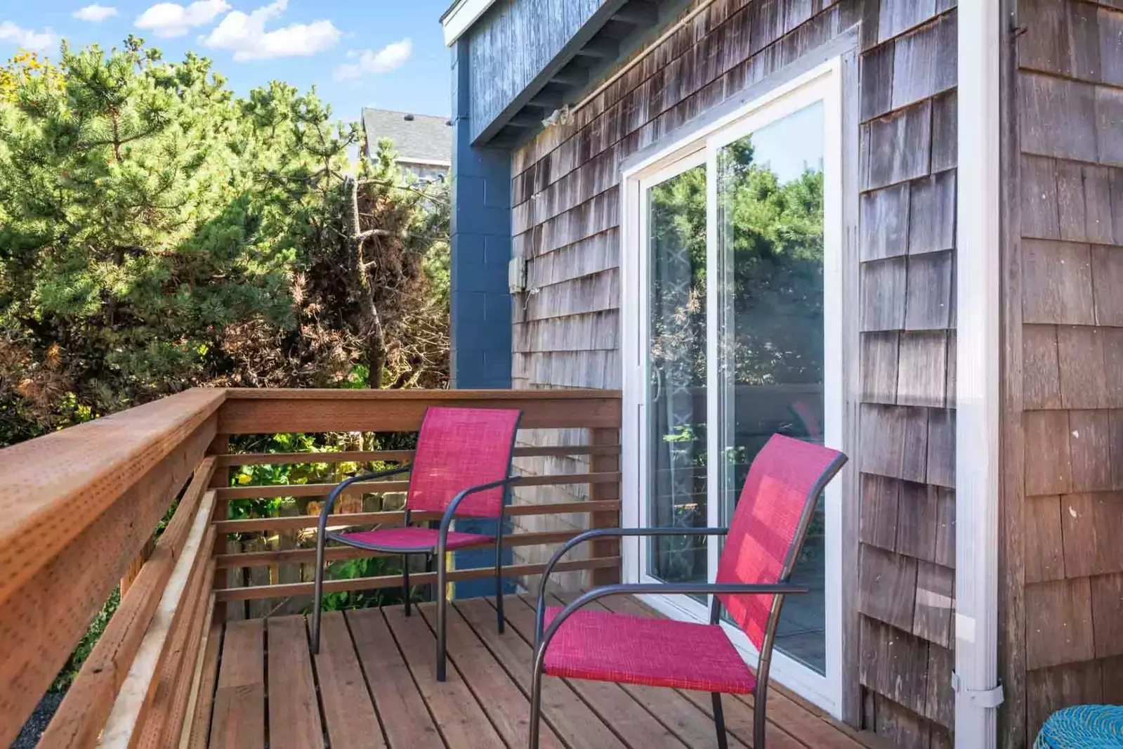 "Had a great stay in Rockaway beach Cottages, the cottage was beautiful and very cozy! We enjoyed our stay." - Cheri