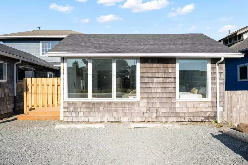 "We were incredibly surprised how close the beach was. WiFi worked great for our needs. Parking was fantastic and felt like I was at home." - Julian