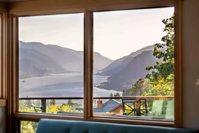 Welcome to CherryView Lane! Please enjoy this one of a kind White Salmon oasis in the hear of the Gorge.