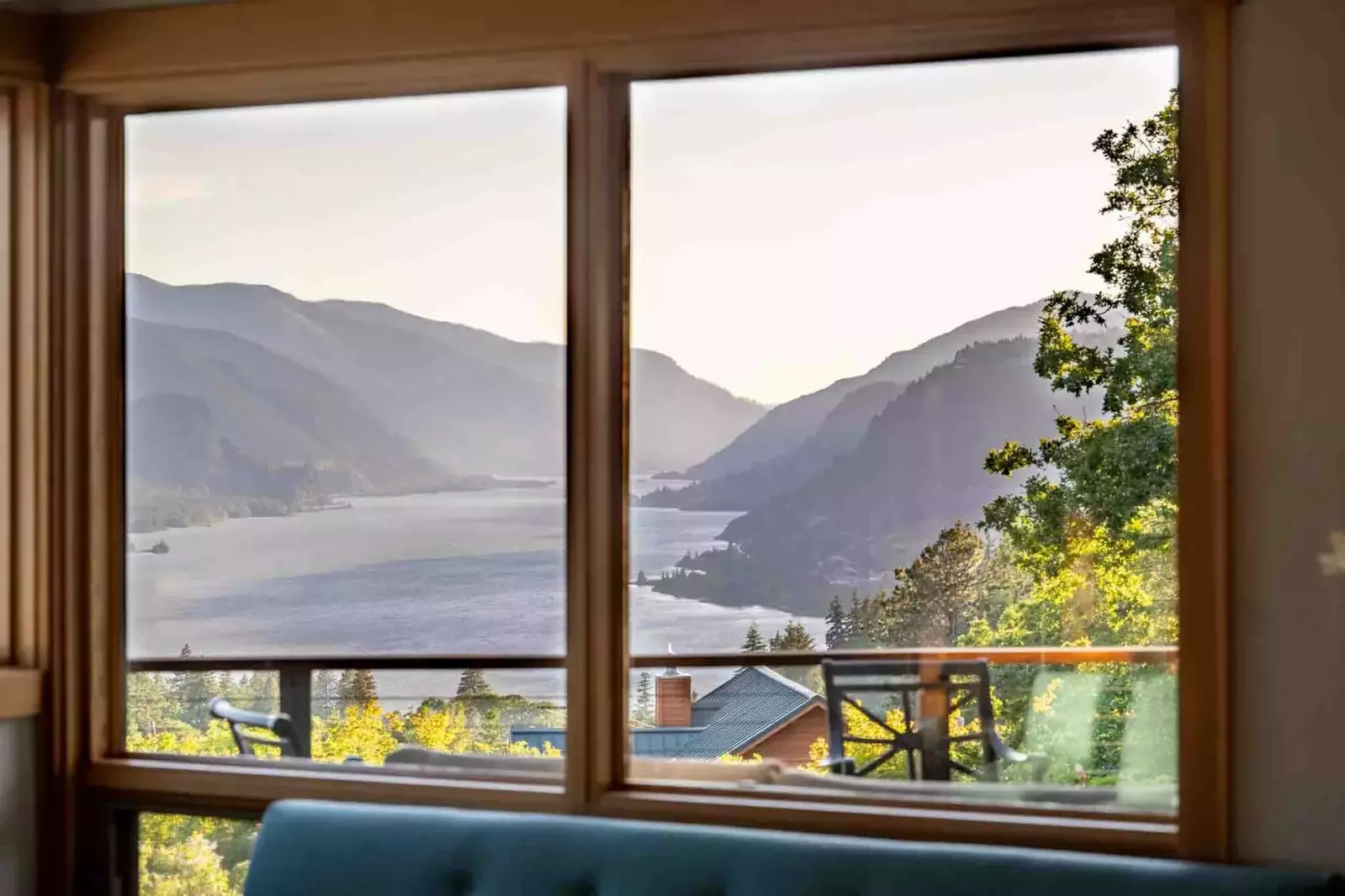 Welcome to CherryView Lane! Please enjoy this one of a kind White Salmon oasis in the hear of the Gorge.