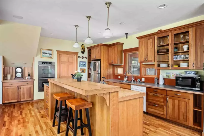 Cook delicious meals for breakfast, lunch, and dinner in this sizable and fully equipped kitchen.