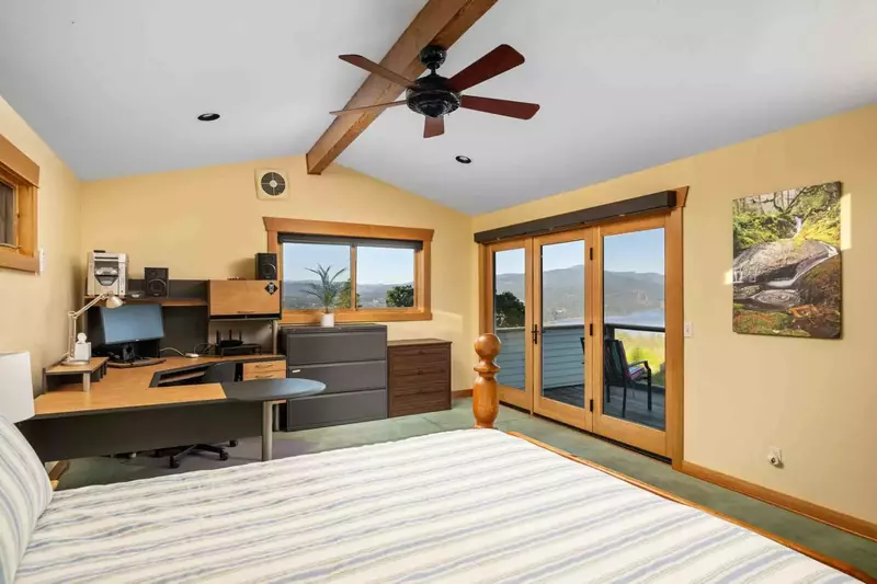 "The view of the Gorge and Mount Hood is INCREDIBLE! " - Kitty