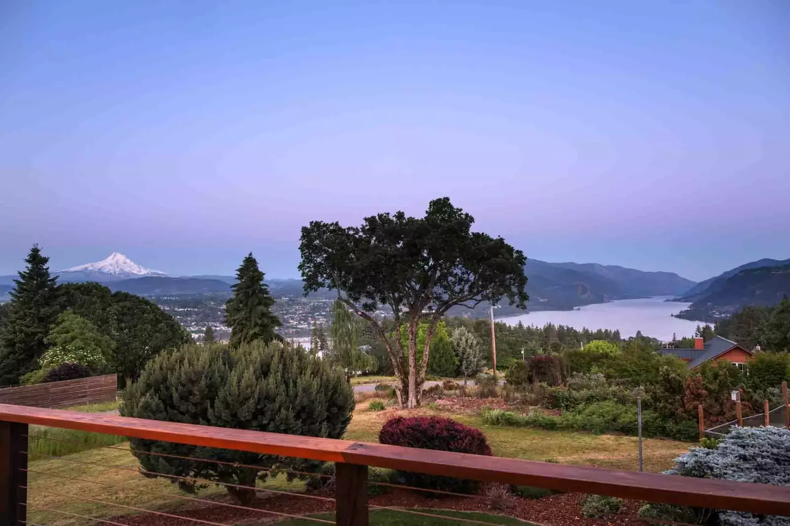 "The fire-pit was a great feature to unwind at the end of the day and the views were incredible! We would definitely stay again!" - Jennifer