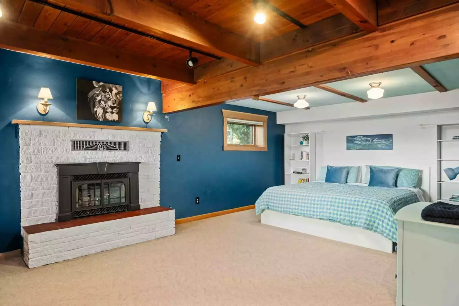 "Comfortable beds, plenty of bedding. The kitchen is well stocked. Thanks so much!" - Nicki and Russel