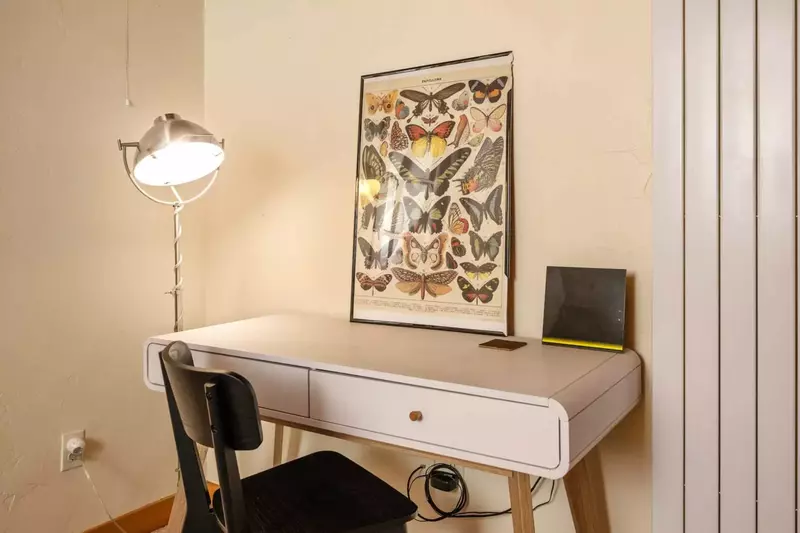 With multiple office spaces, a whole team can work on projects together!