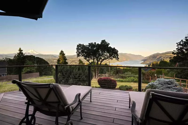 You can spend a whole day enjoying this incredible view.