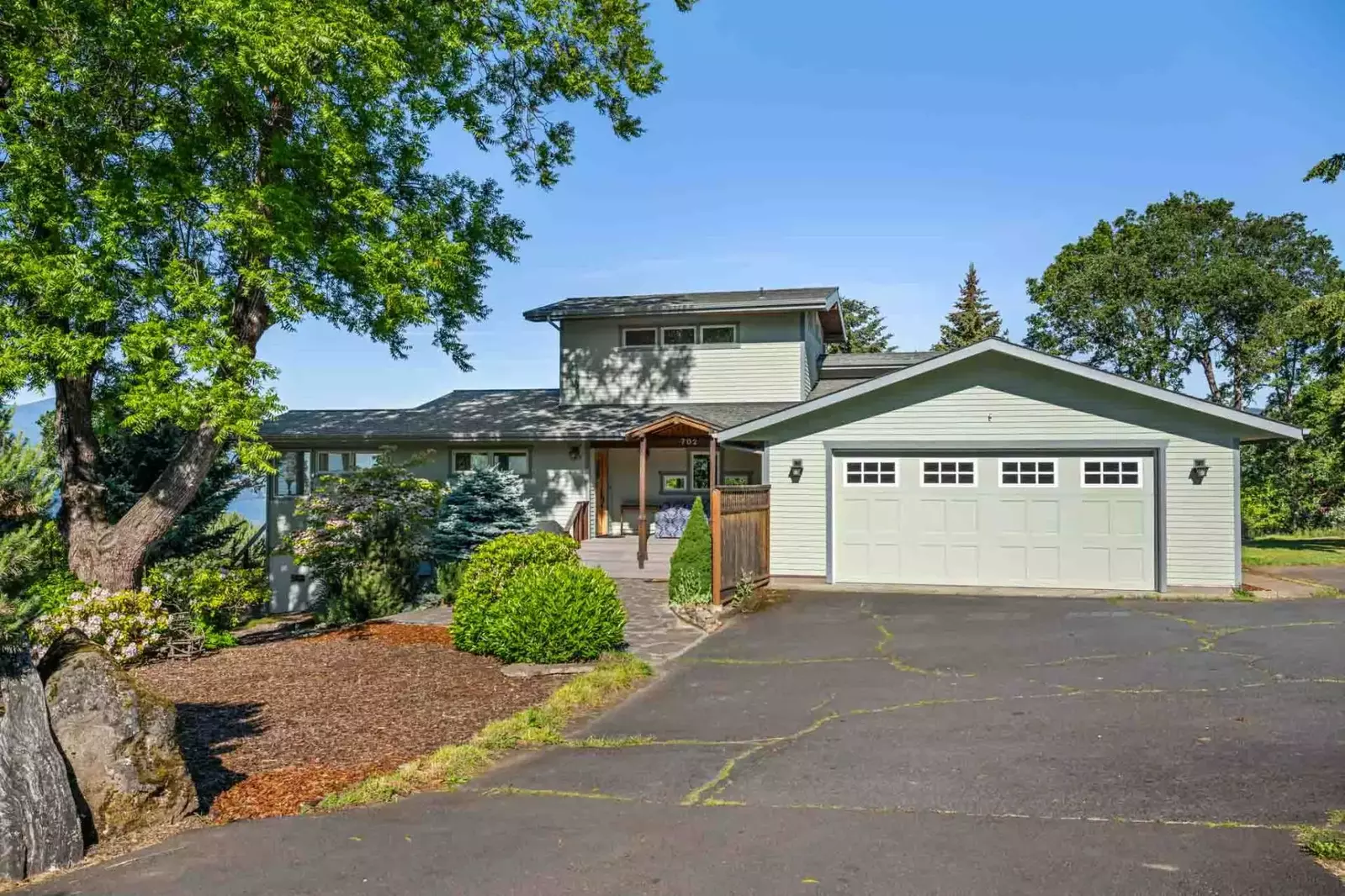 Parking for up to 5 vehicles depending on the size of vehicles.