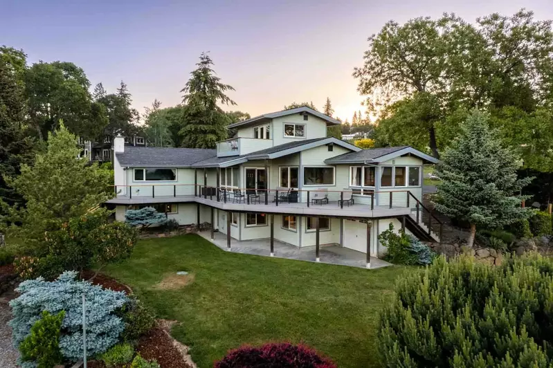 This rental is designed with great care and enthusiasm. We know you'll love staying here!