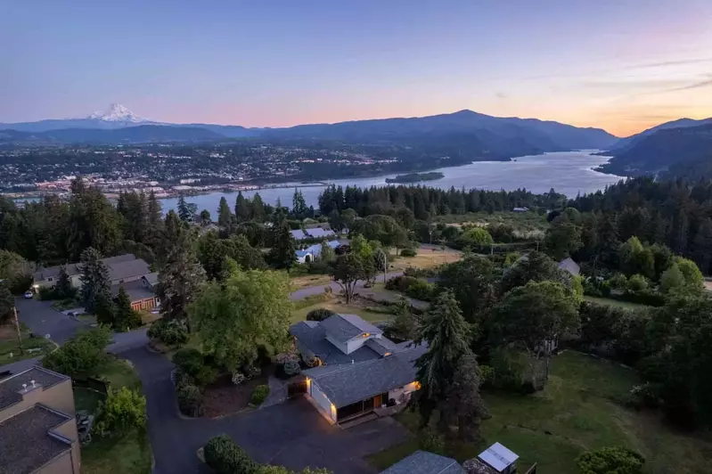 We hope we get to host you at this delightful property. Please reach out to us with any questions. We are happy to answer!