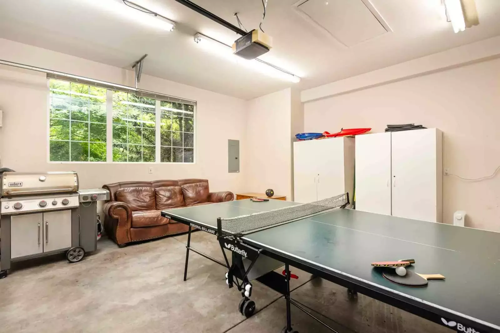 "The ping pong table in the garage was an awesome addition. The hot tub was working and very private. Would definitely stay here again!" - Stephanie