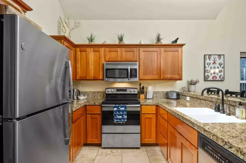 Cook delicious meals for breakfast, lunch, and dinner in this fully equipped kitchen. We suggest grabbing some seafood from a local market.