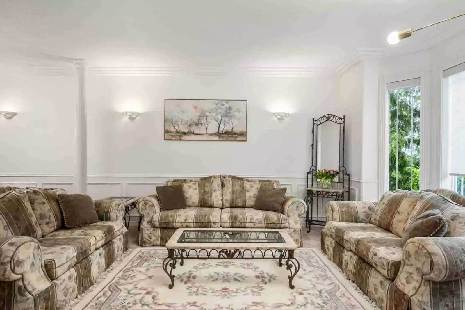 Plenty of comfortable seating.