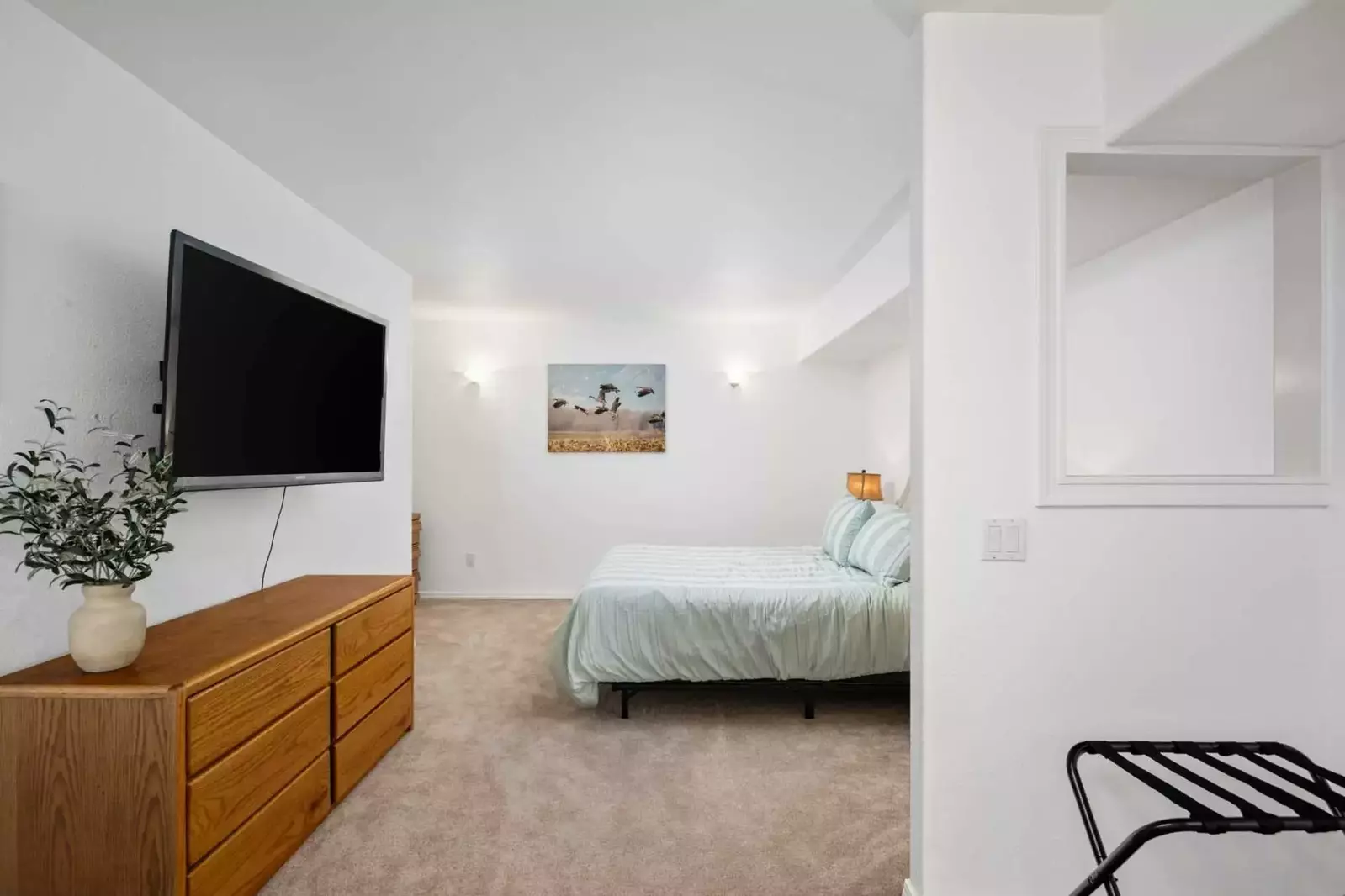 Tigard offers abundant activities such as hikes, live music, stand up comedy, festivals, parades, karaoke, and more!