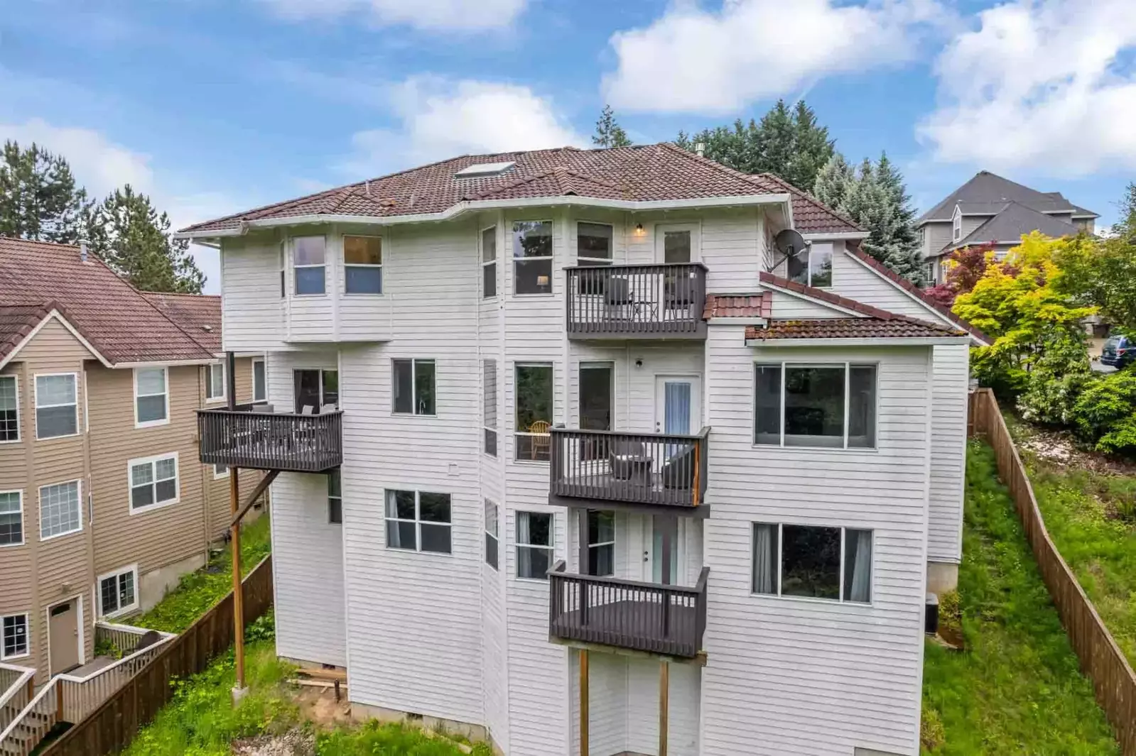 Multiple decks and windows.