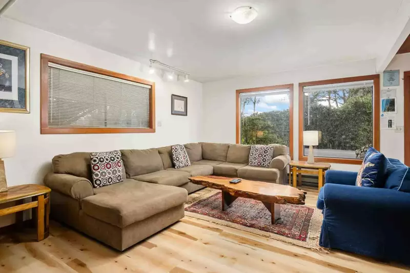 "This house was great! It was clean, cozy, had plenty of room for everyone, and it was an a convenient location to access the beach." - Rebecca