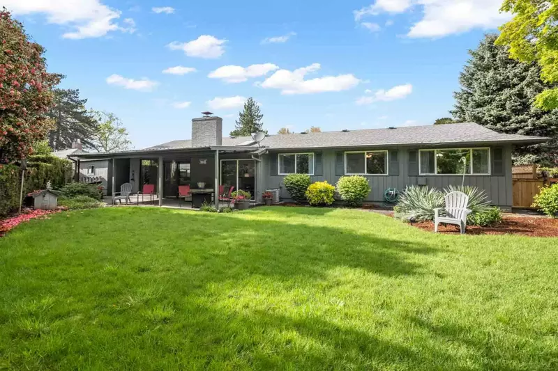 The spacious yard is a great place for sunbathing, games, and picnics.