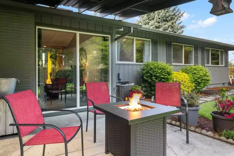 Hillsboro is a lovely city full of natural spaces, delicious restaurants, family activities, and more.