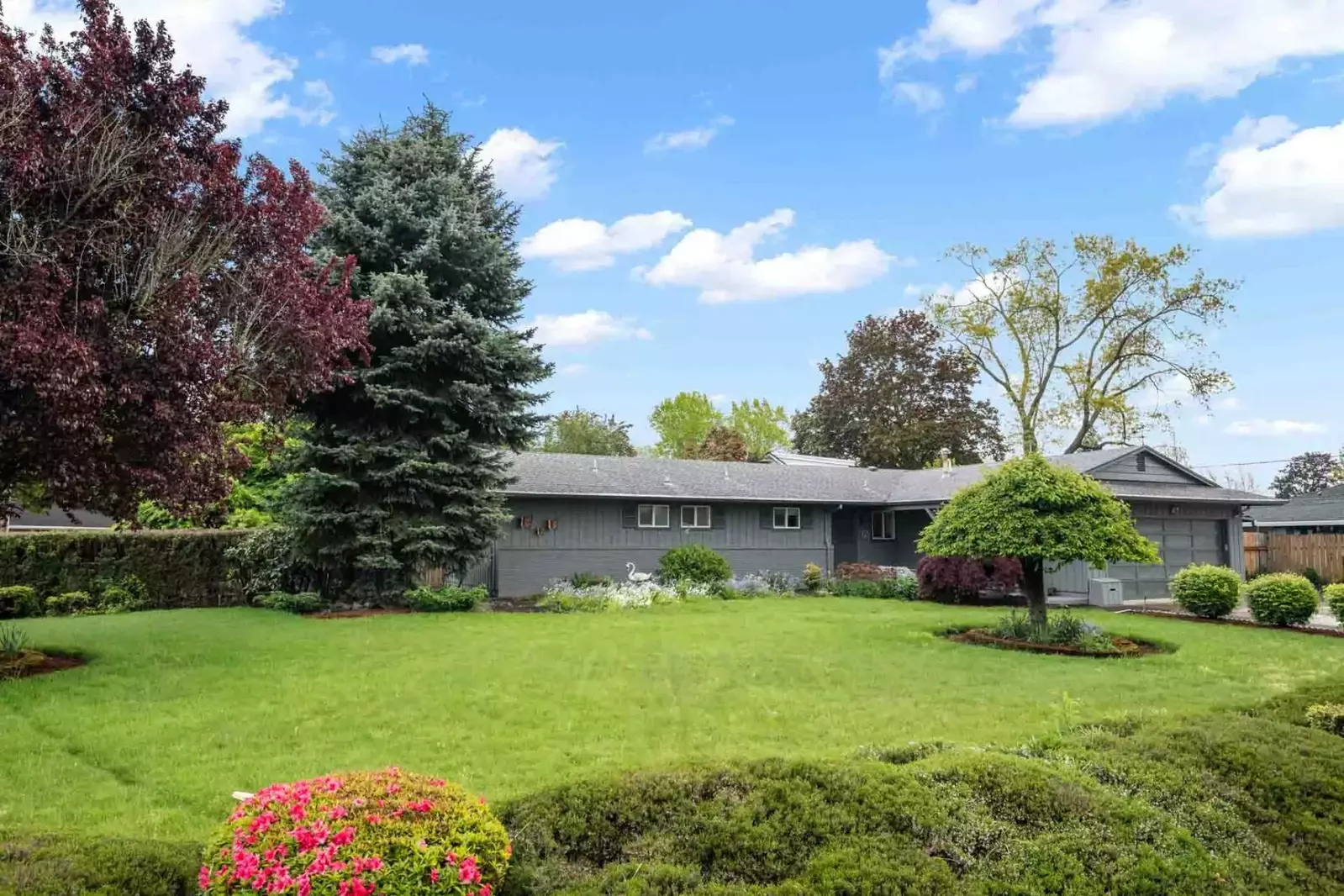 The yard is very well maintained and offers another place to relax and hang out.